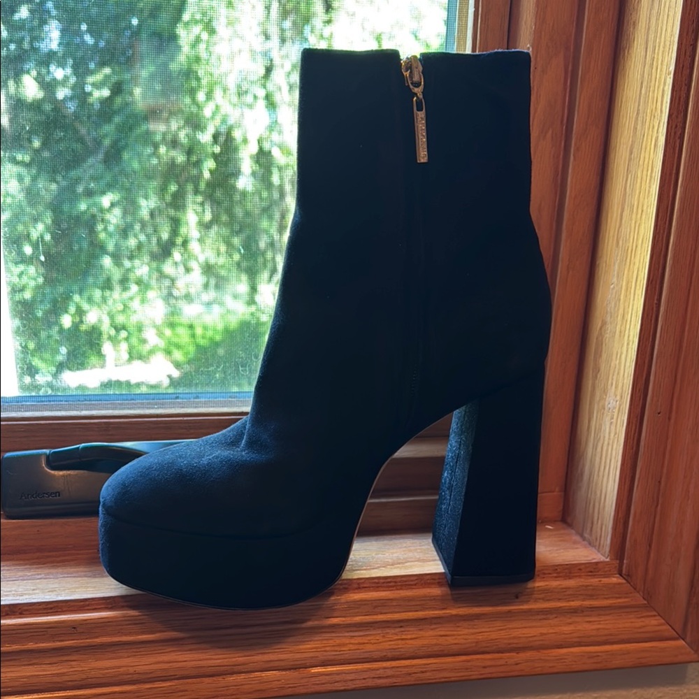 Larroude boot - Picture 4 of 16